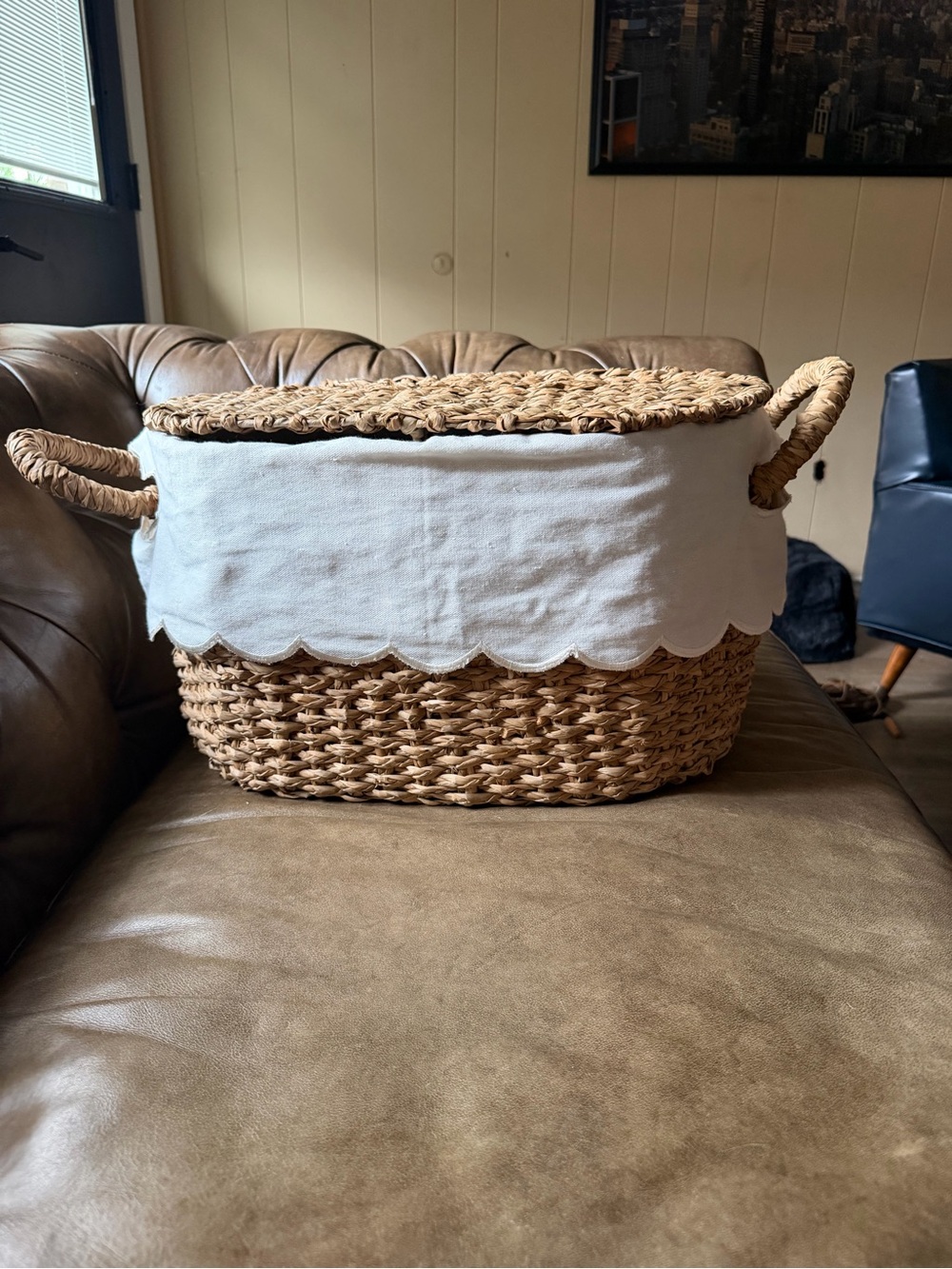 Ballard Designs Bunny Williams small basket with scalloped liner VGUC nursery